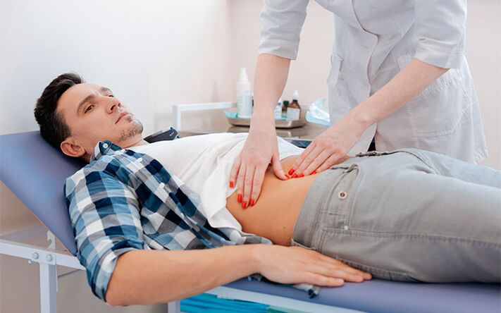 Il paziente all'esame da parte del medico